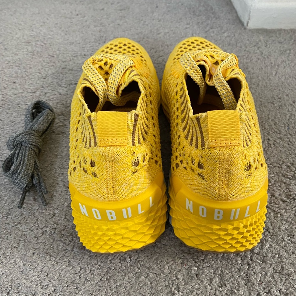 Nobull Lemon Drop Knit Runner size 9 (women’s) size 7.5 (men’s)
